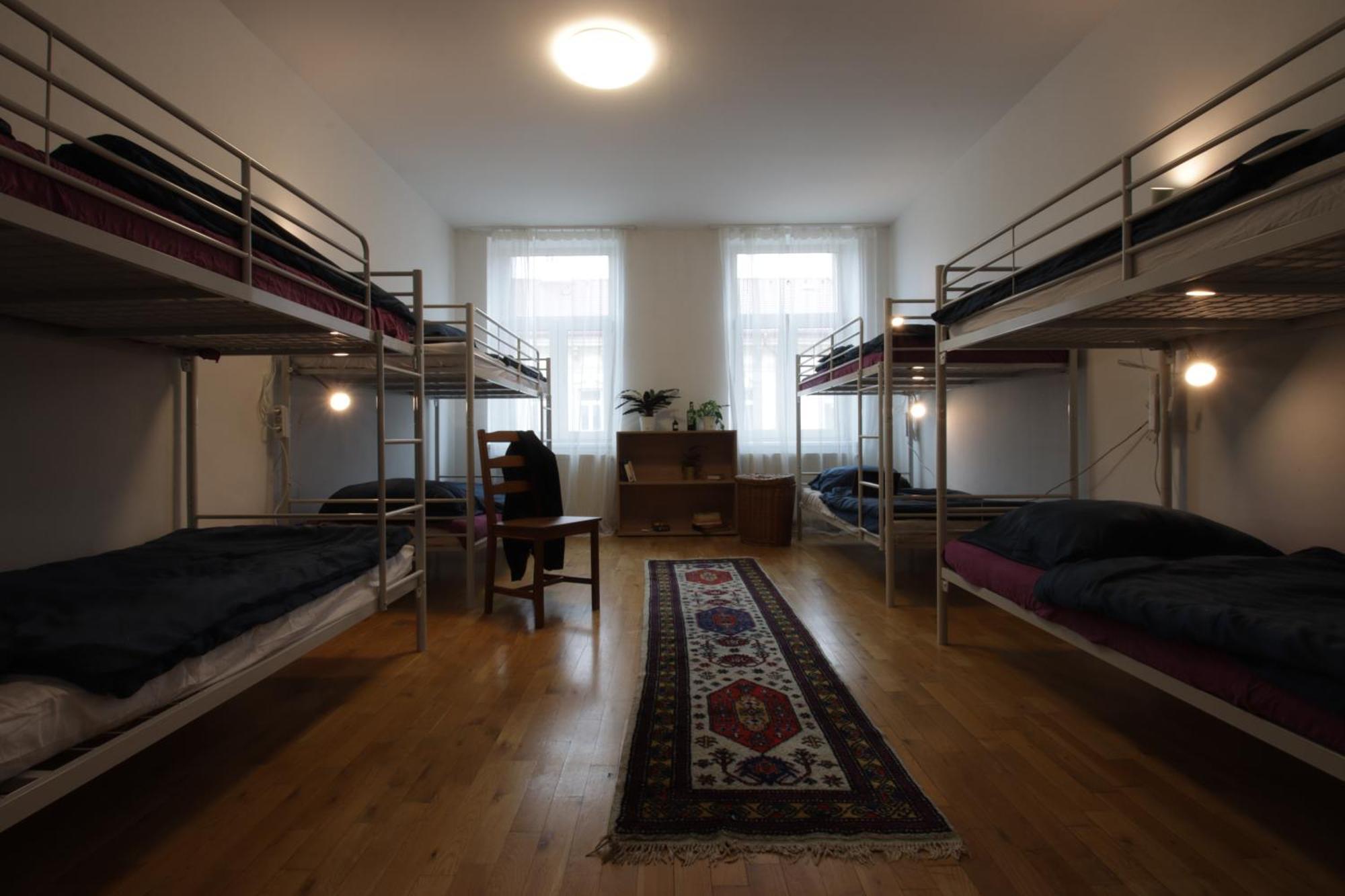 In Hostel Прага Екстериор снимка