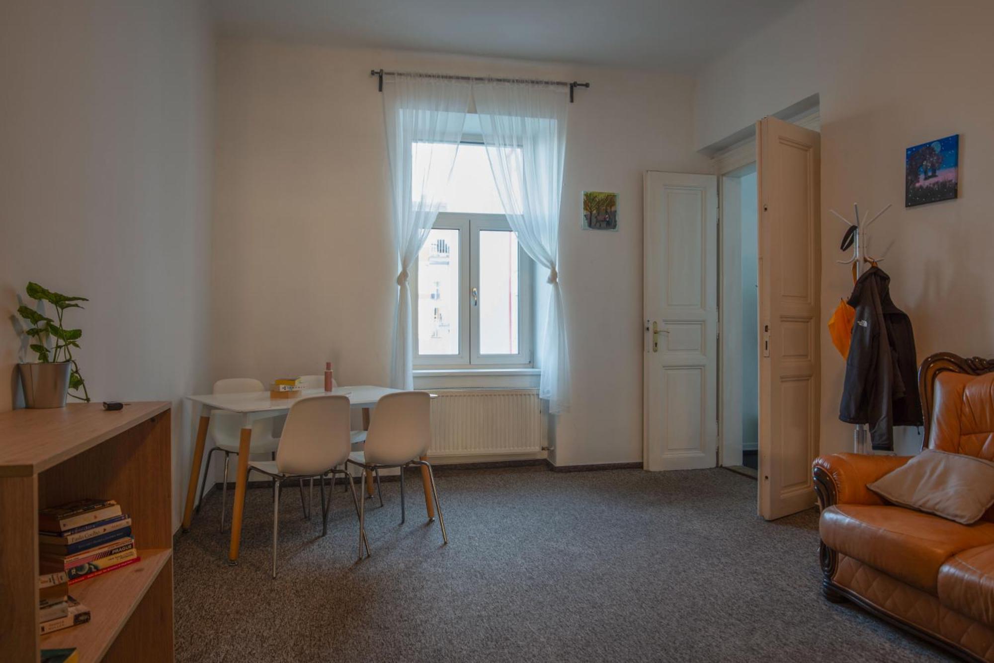 In Hostel Прага Екстериор снимка