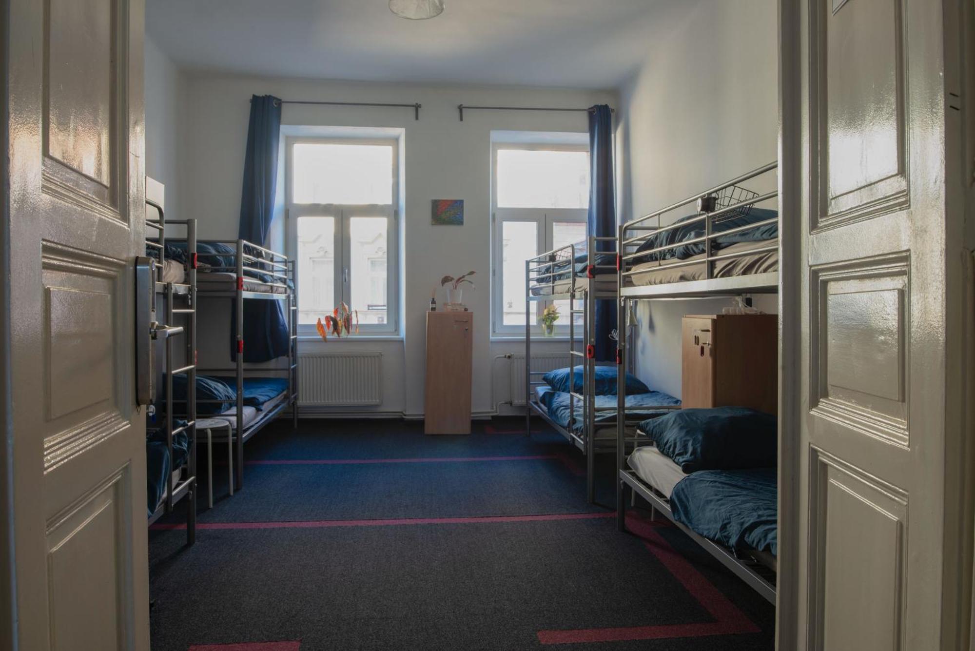 In Hostel Прага Екстериор снимка