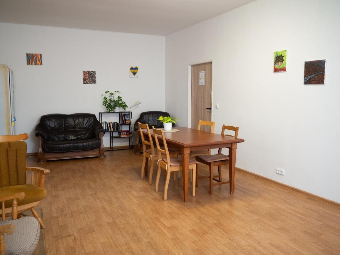 In Hostel Прага Екстериор снимка